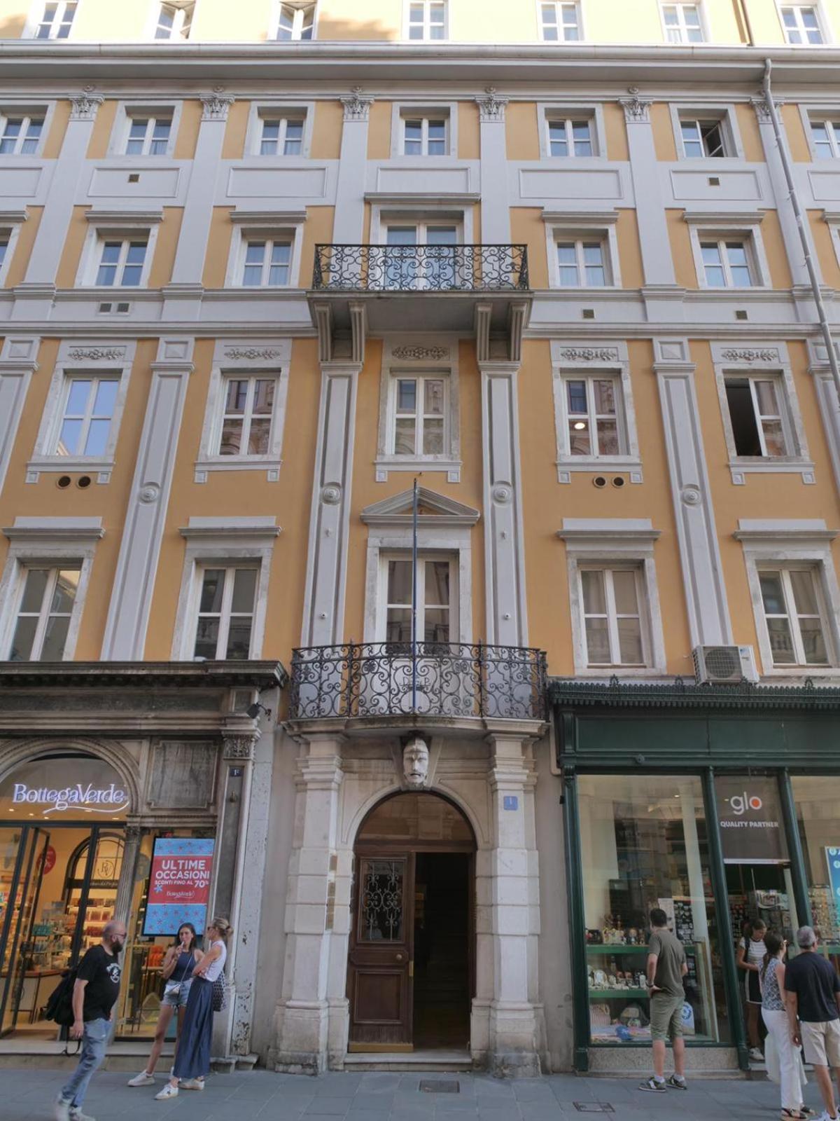 Casa Vacanze Trieste - Vista Piazza Unita Екстериор снимка