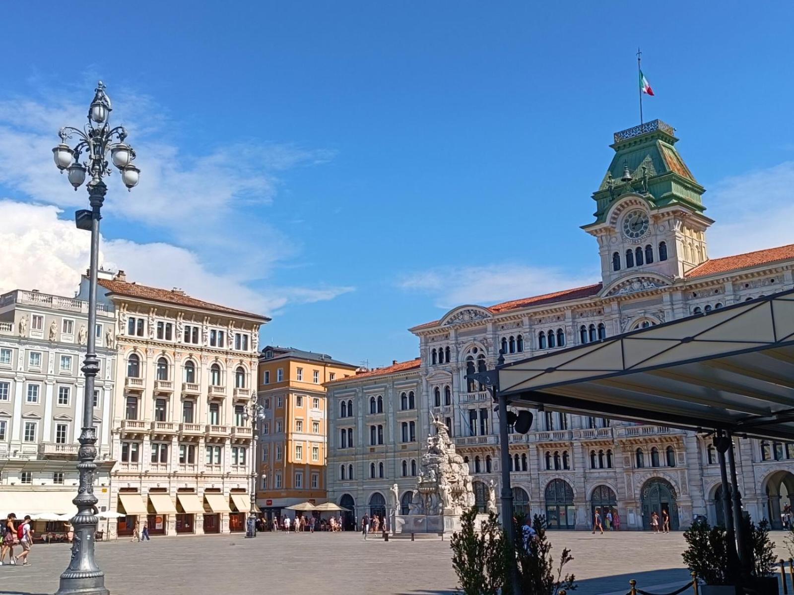 Casa Vacanze Trieste - Vista Piazza Unita Екстериор снимка