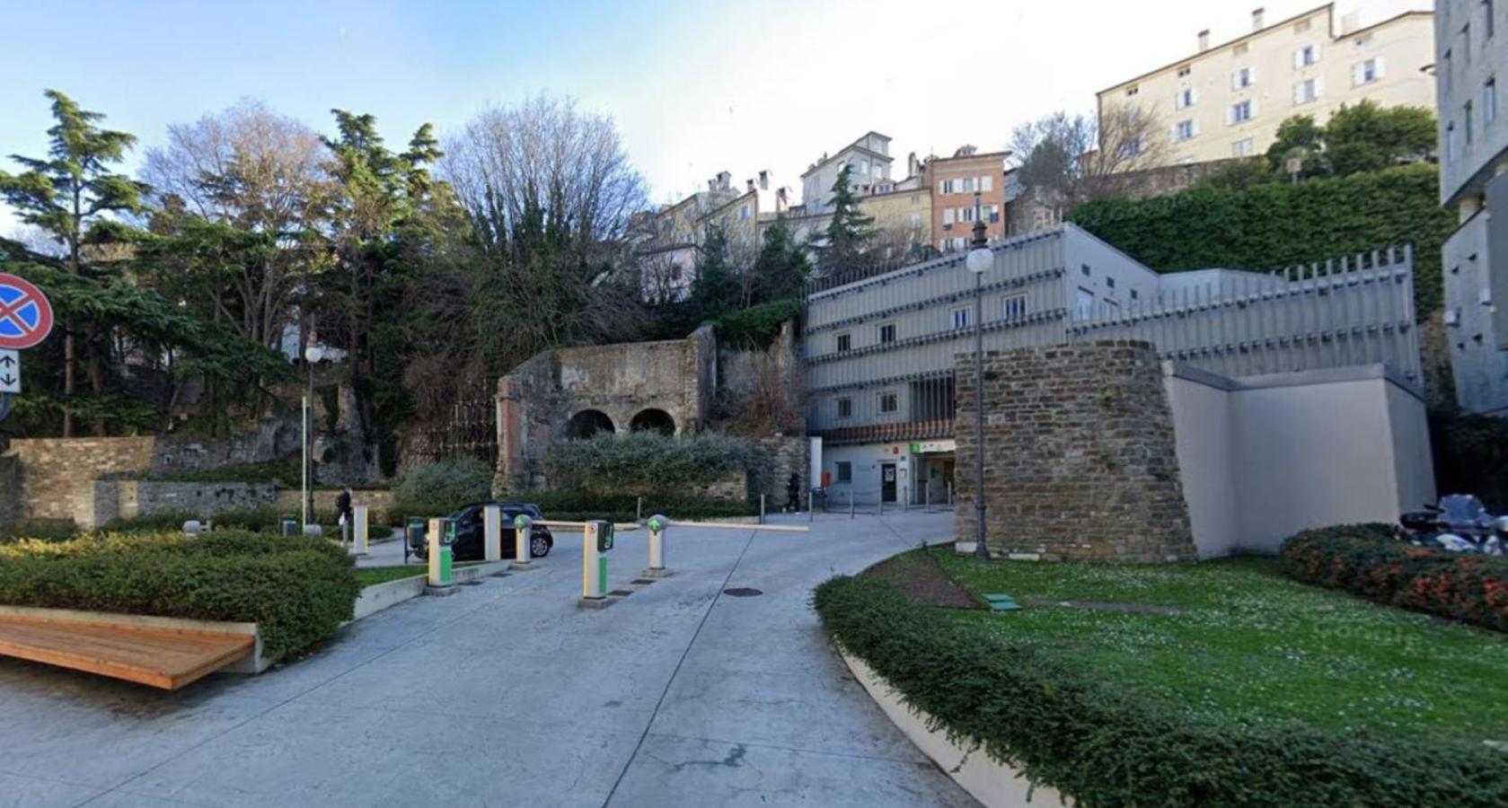 Casa Vacanze Trieste - Vista Piazza Unita Екстериор снимка